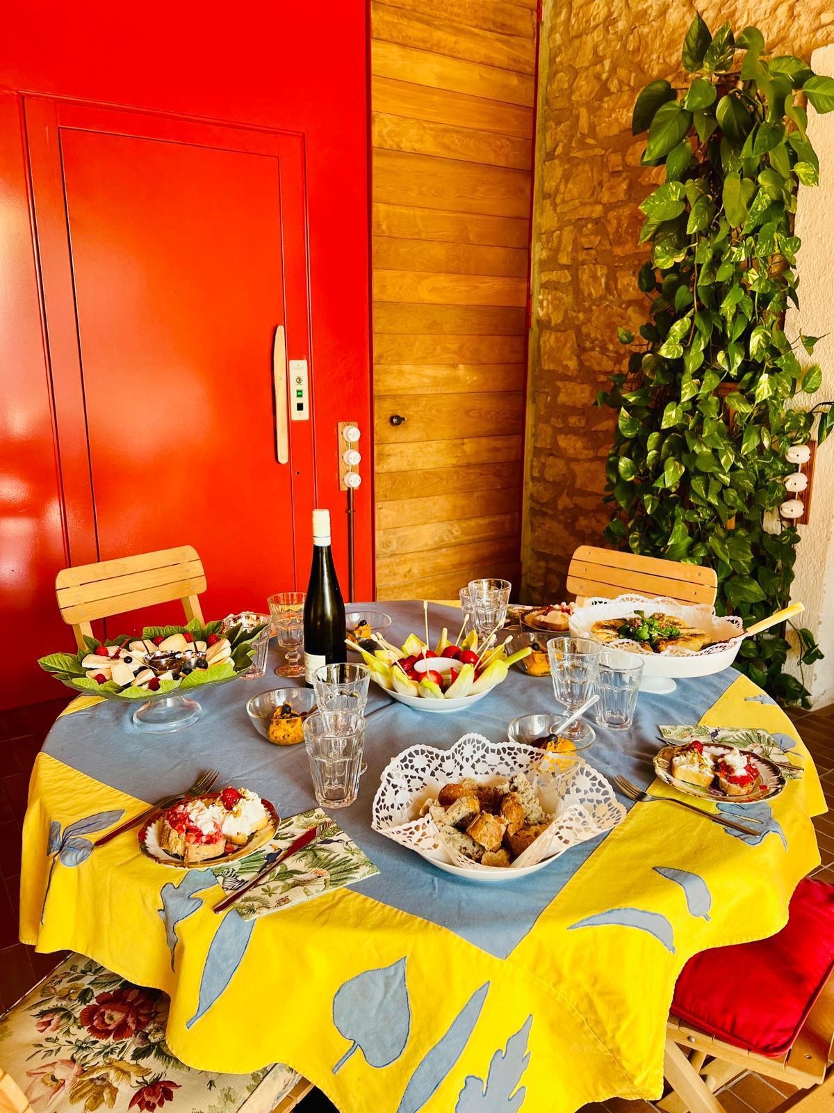 Olive Oil Tasting with local food on Lake Garda Hills - Touraround