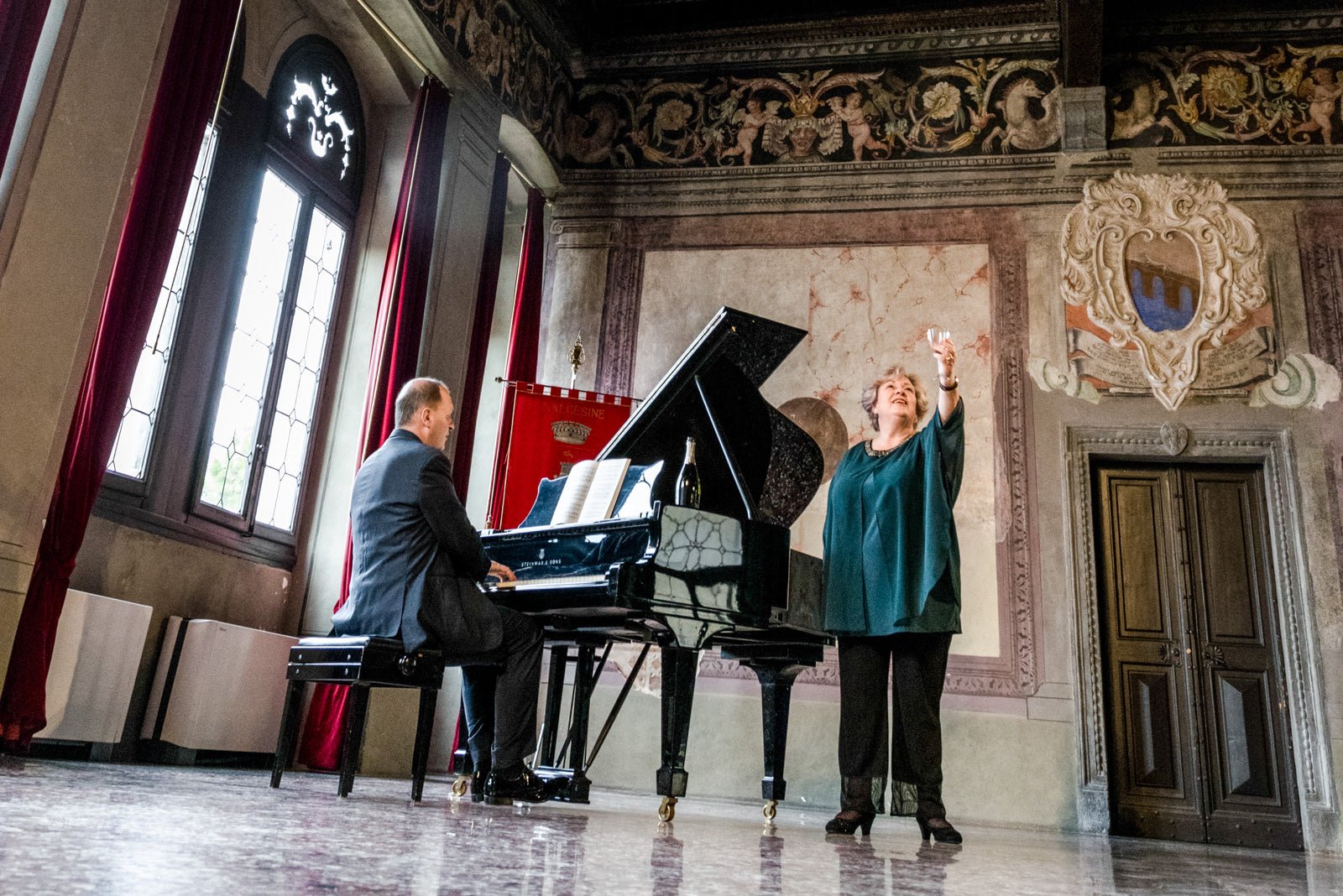 Arias & Aperitif: a Lyrical Concert at Palazzo Carlotti in Garda - Opera Concert - Touraround