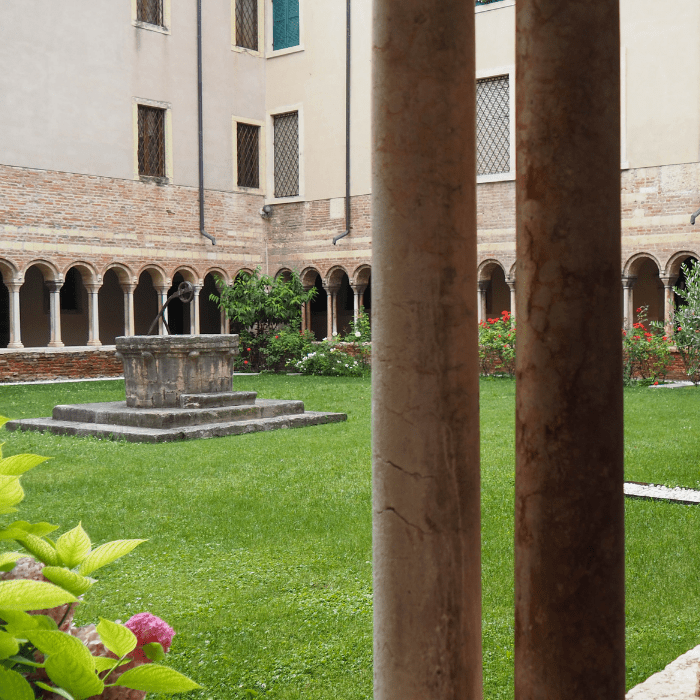 Dante in Verona: From Inferno to Paradise - Walking Tour - Touraround