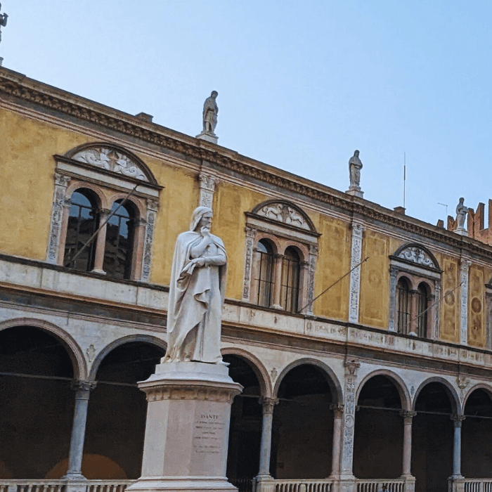 Dante in Verona: From Inferno to Paradise - Walking Tour - Touraround