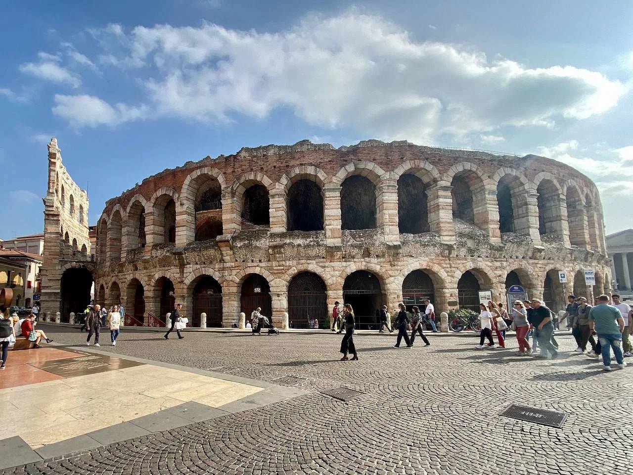 Geschichte und Geheimtipps Veronas walking tour - Walking Tour - Touraround
