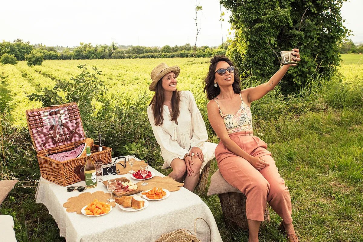 Private Pic Nic in the Vineyards - Wine Tasting - Touraround