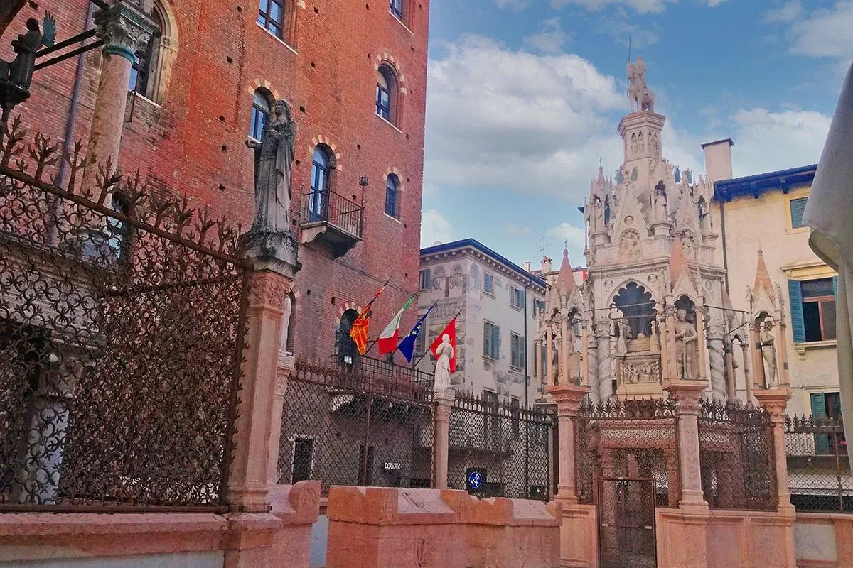Storia e gemme nascoste di Verona Walking Tour - Walking Tour - Touraround