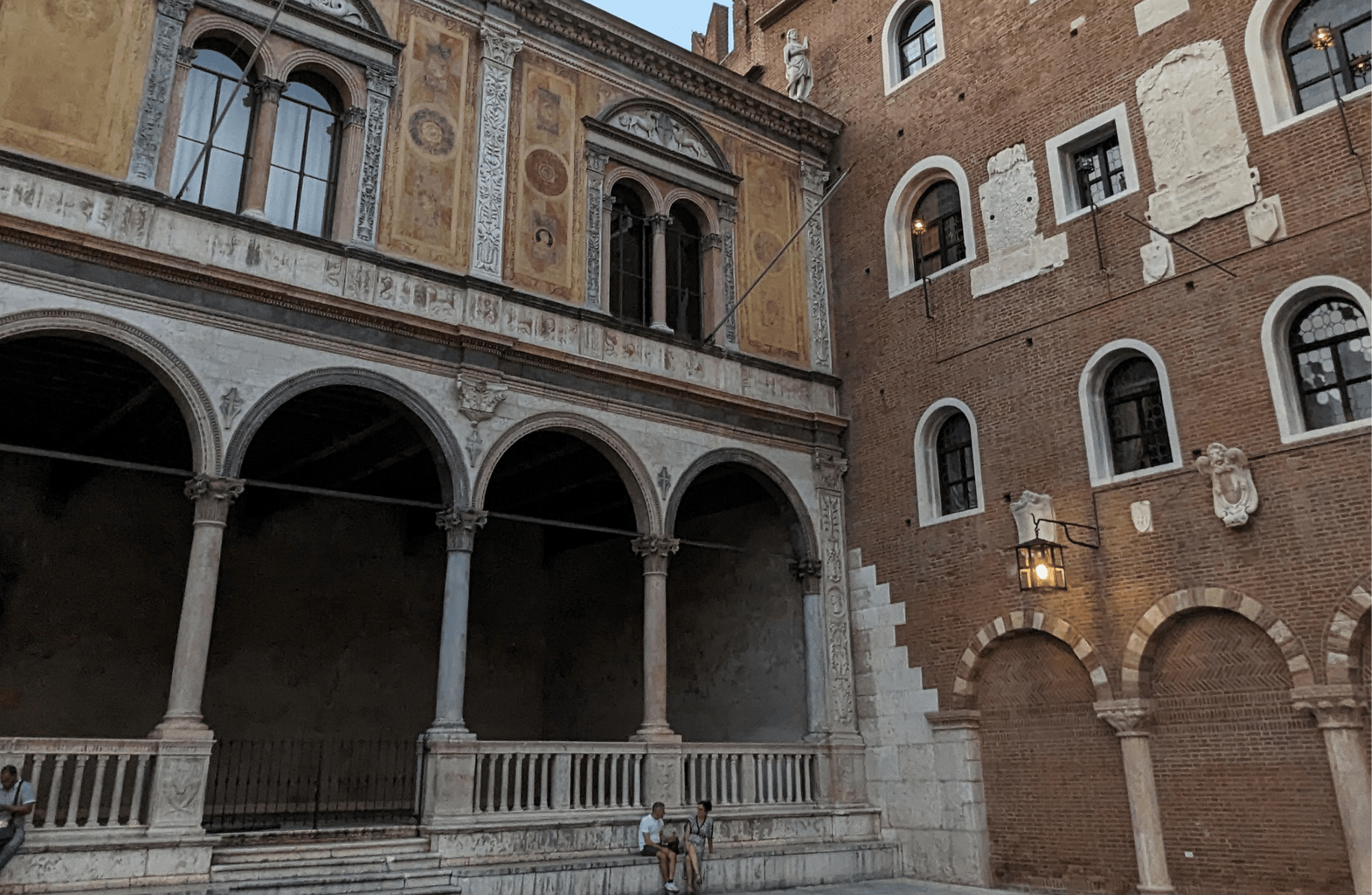 Walking Tour in Verona: 9+ Landmarks with Live Guide - Walking Tour - Touraround