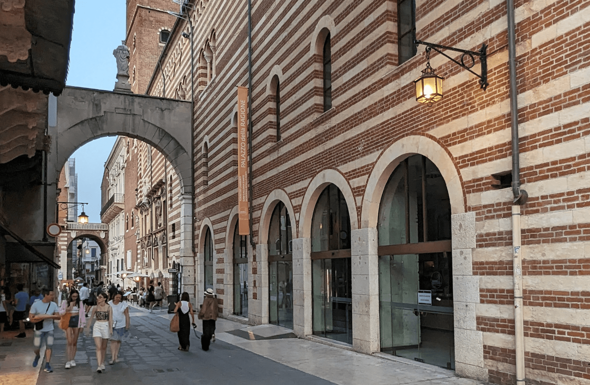 Walking Tour in Verona: 9+ Landmarks with Live Guide - Walking Tour - Touraround