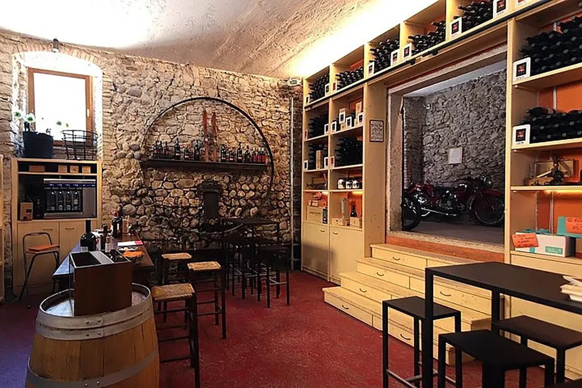 Wine Tasting in Historical Center of Lazise - Wine Tasting - Touraround