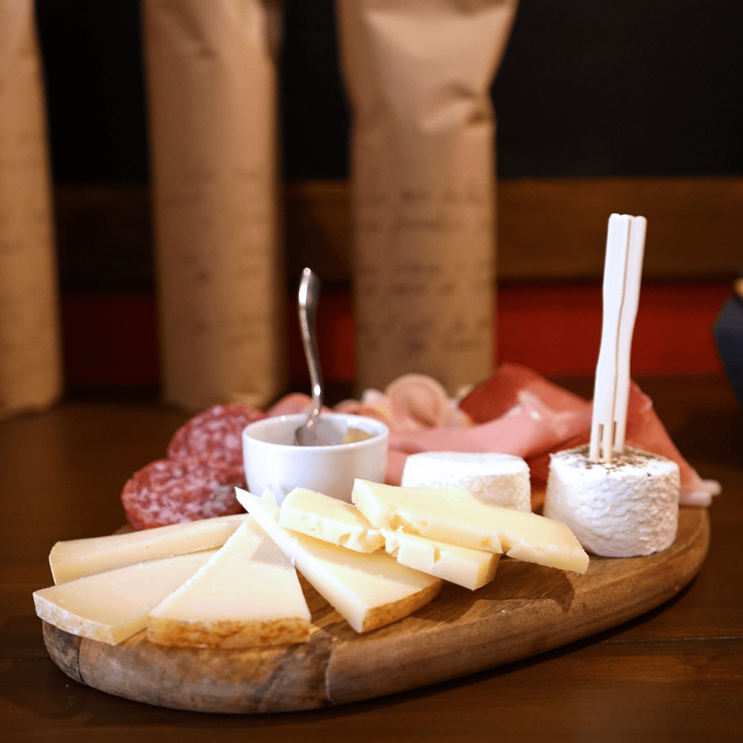Wine Tasting near Royal Palace of Turin with Food Platter - Wine Tasting - Touraround