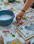 Laboratorio pratico di mosaico con aperitivo a Lazise