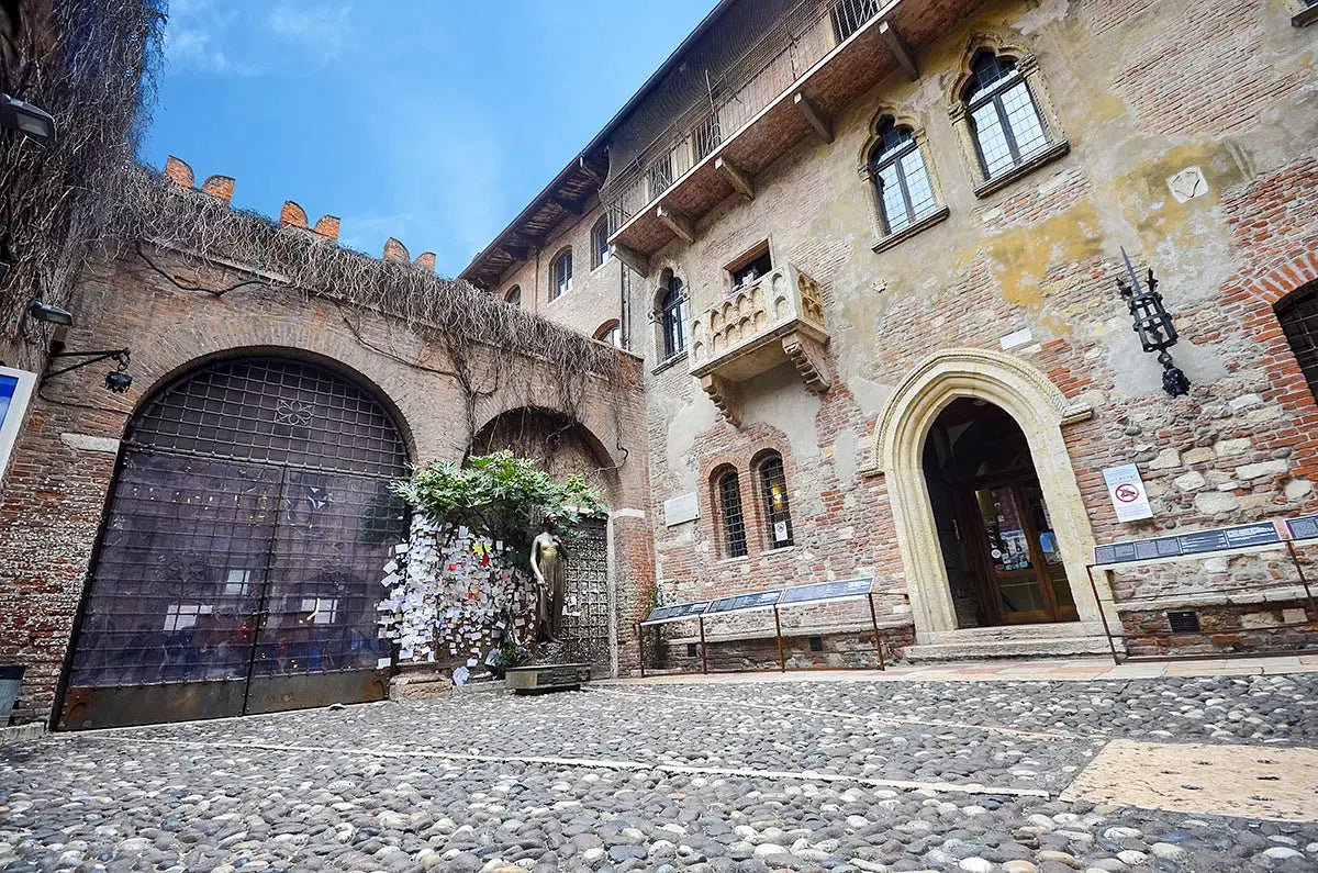 History and hidden gems of Verona Walking Tour - Walking Tour - Touraround