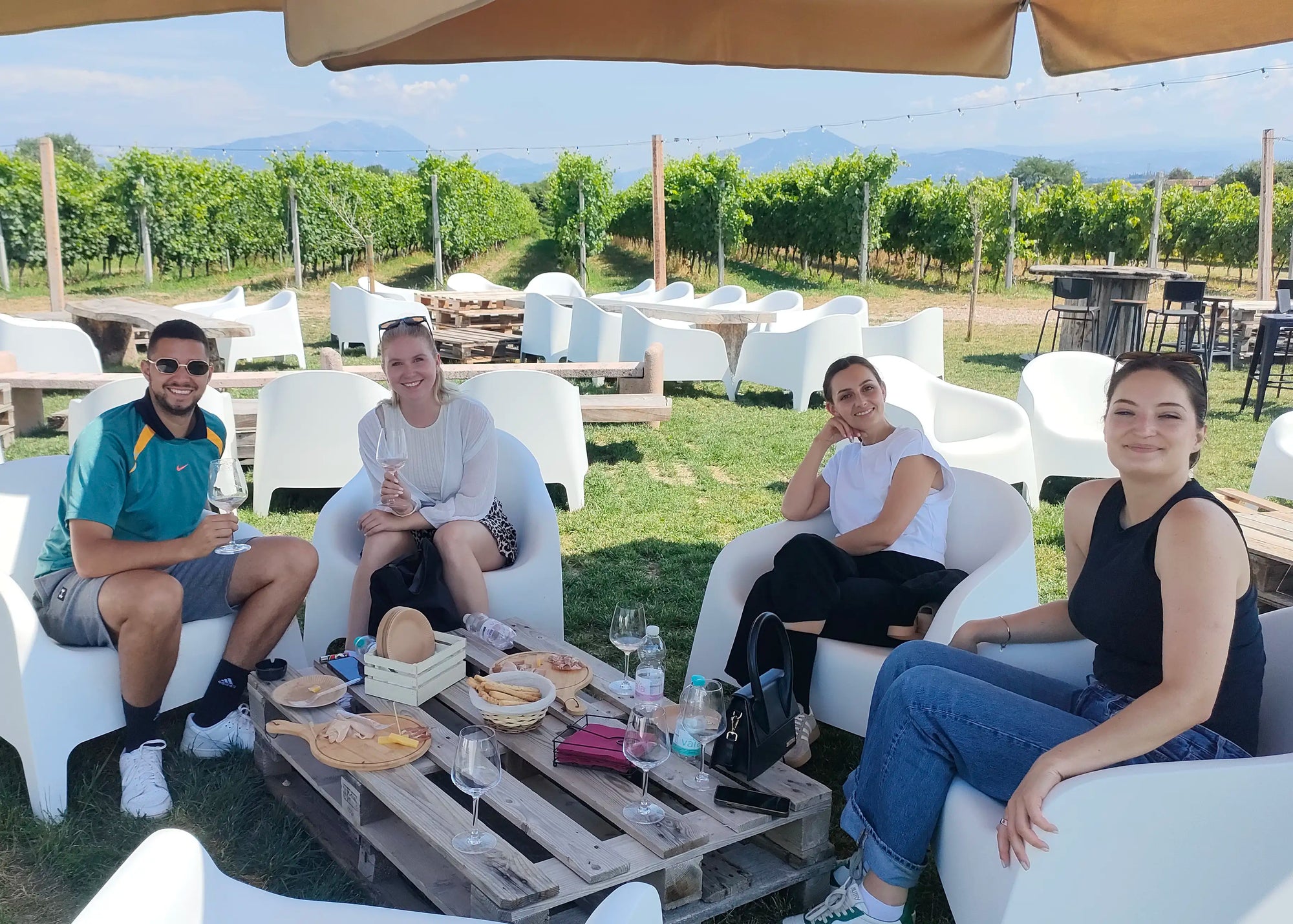 Horseback riding with Wine Tasting in Lake Garda countryside - Touraround